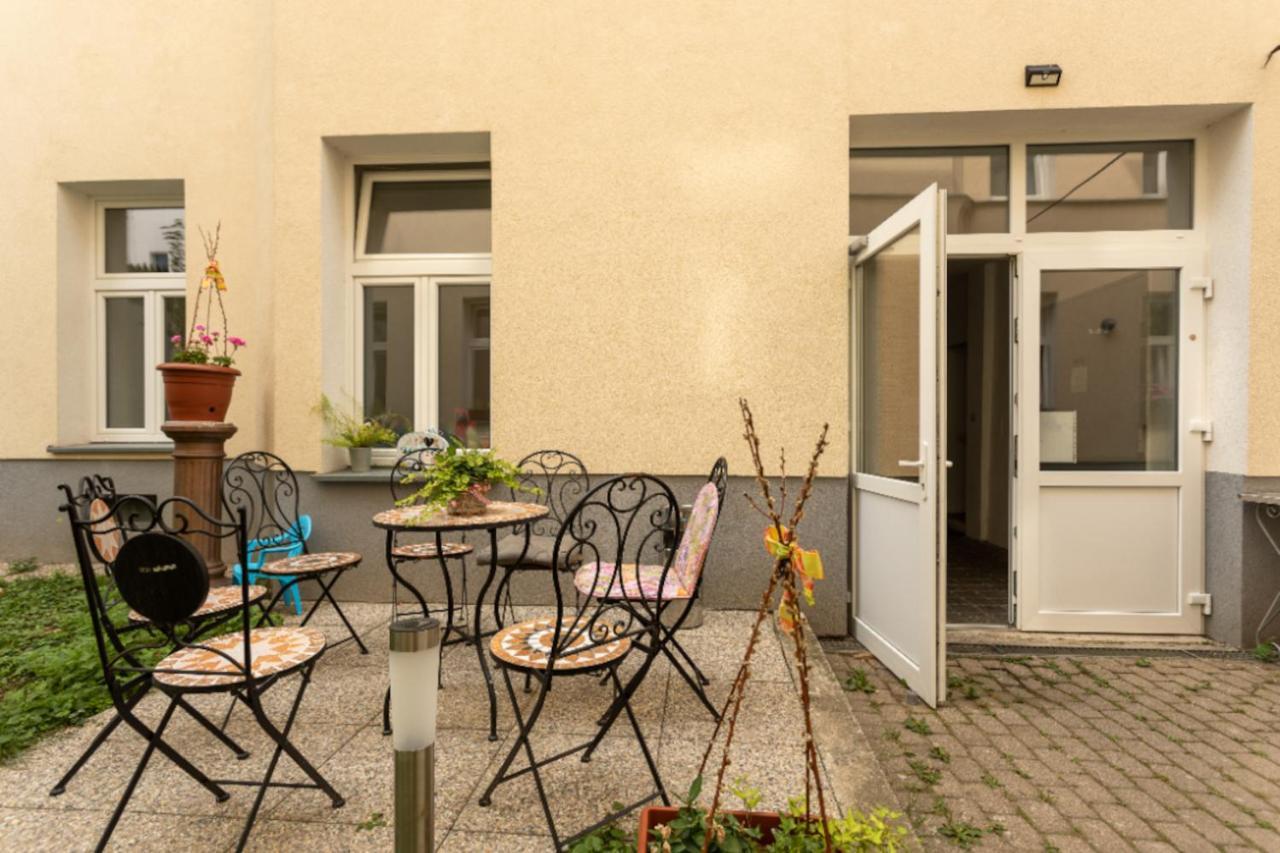 Apartments In Vienna Near Schonbrunn & Westbahnhof - Keyless Check-In Exterior photo