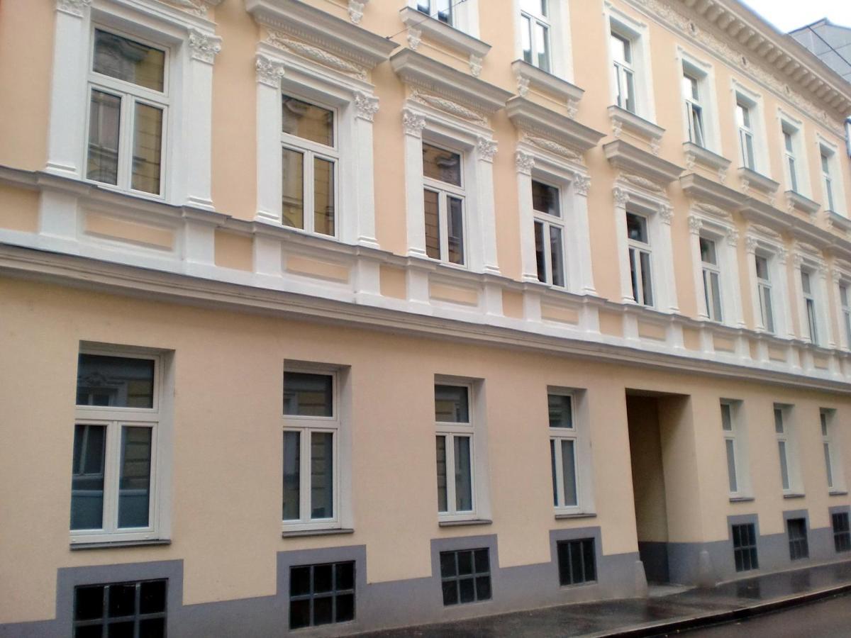 Apartments In Vienna Near Schonbrunn & Westbahnhof - Keyless Check-In Exterior photo