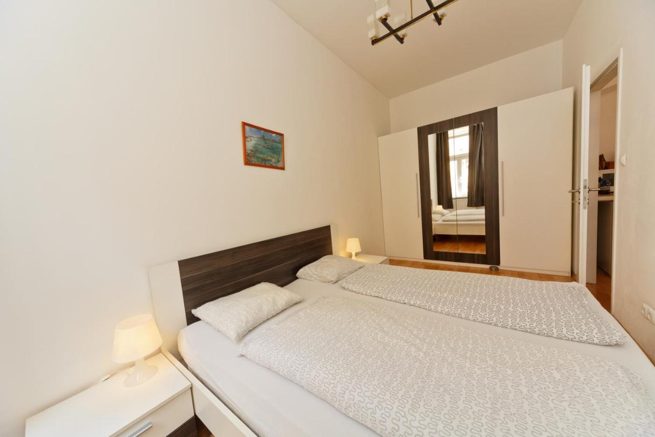 Apartments In Vienna Near Schonbrunn & Westbahnhof - Keyless Check-In Exterior photo