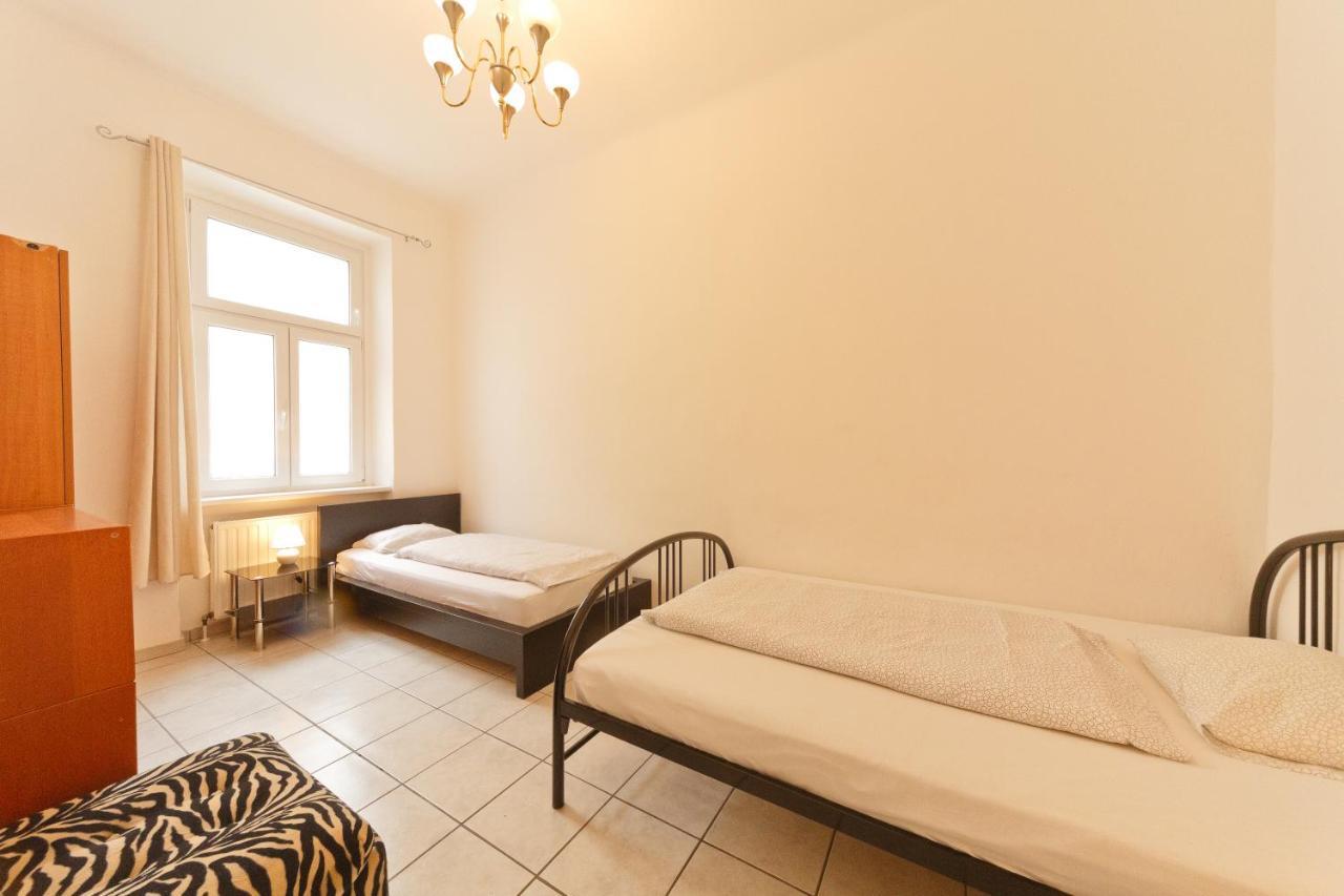 Apartments In Vienna Near Schonbrunn & Westbahnhof - Keyless Check-In Exterior photo